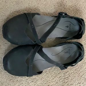Ahnu flat shoes